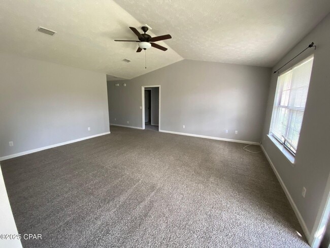 Building Photo - 2315 Oakwood St