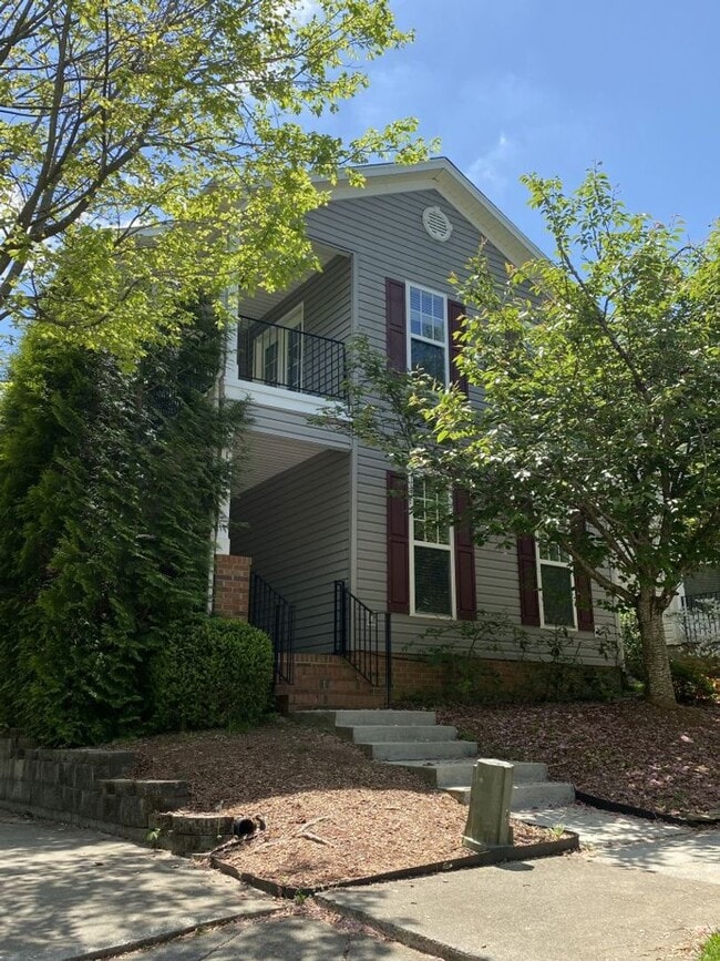 Building Photo - 2 story, 3 Bedroom Corner Lot Home in Corn...