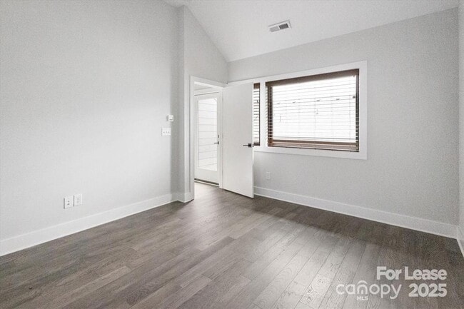 Building Photo - 1212 Minter Pl