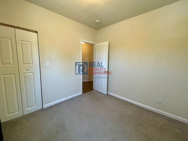 Building Photo - 902 W Cucharras St