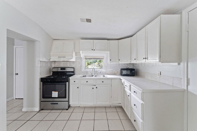 Building Photo - 195 Scott St NW