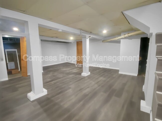 Building Photo - 1131 Benjamin Ave SE
