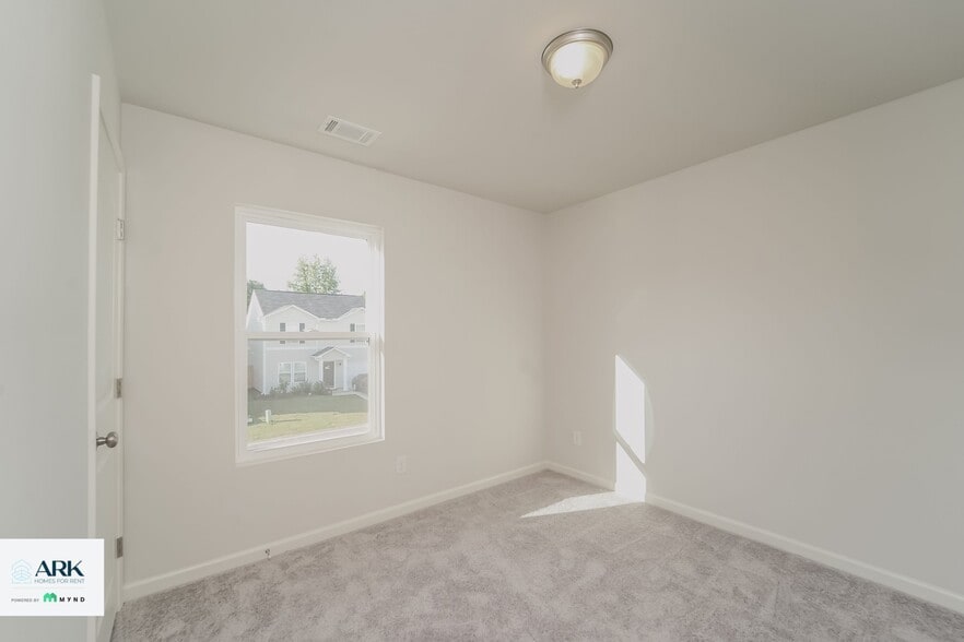Building Photo - 688 Farmstead Trail