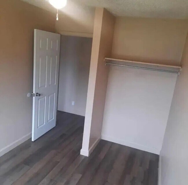 Building Photo - 1750 N Minneapolis St