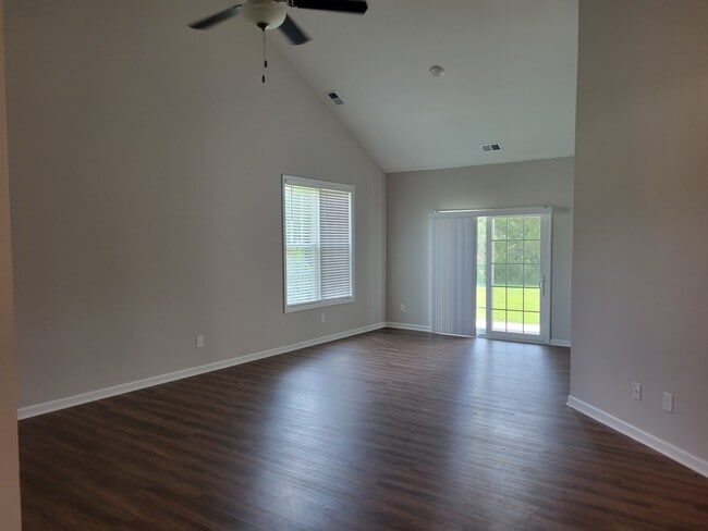 Building Photo - 2127 Briarpatch Dr