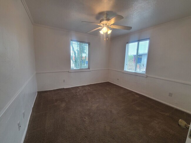 Building Photo - Beautiful 2 bedroom 2 bathroom home!