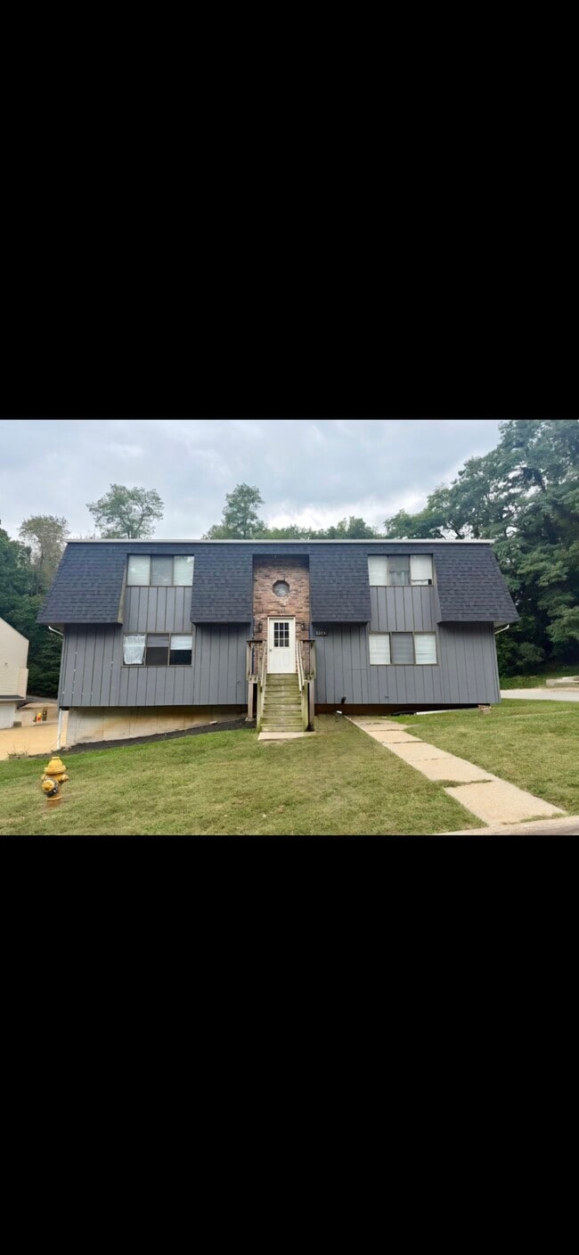 Building Photo - 3223 Schuetzen Ln