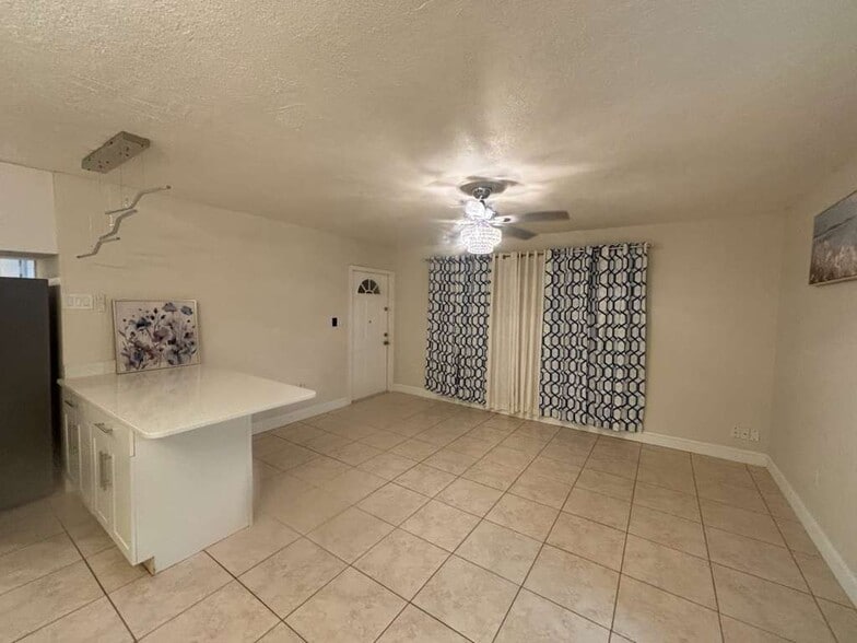 Building Photo - 21882 Haines Ave