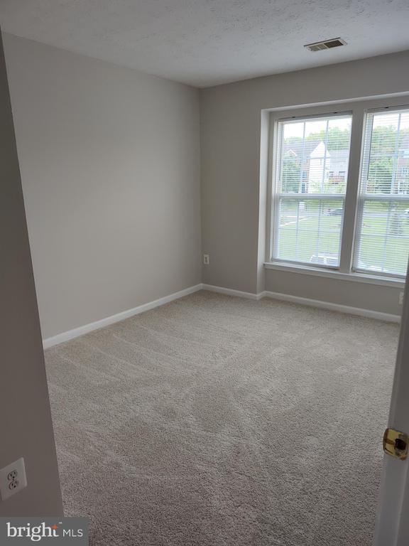 Building Photo - 5032 Finsbury Rd