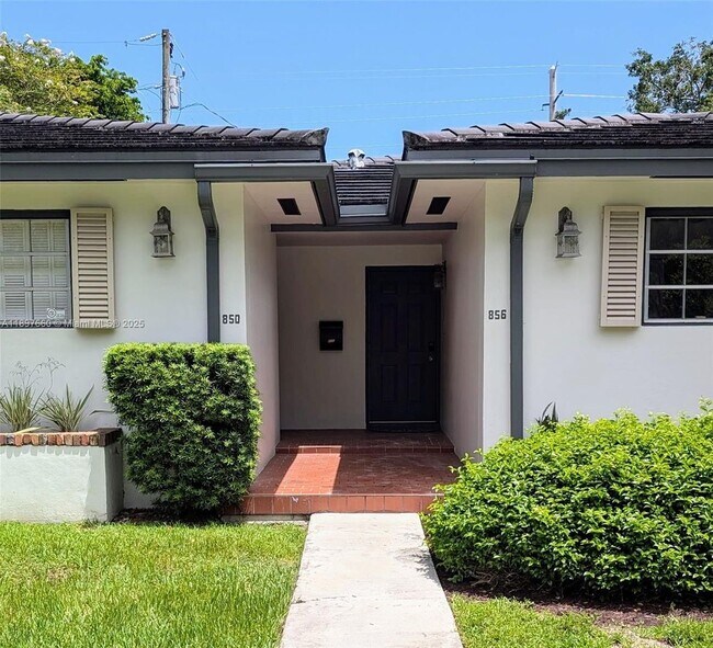 Building Photo - 856 Benevento Ave