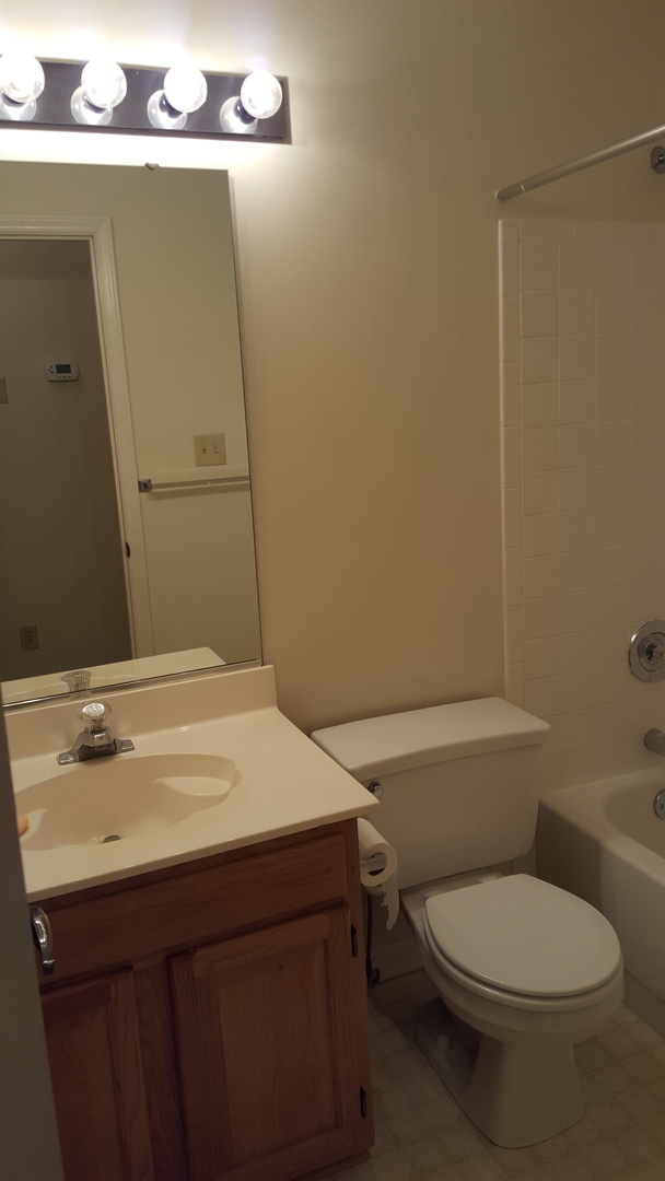 Building Photo - 3 Bedroom, 2 Car Garage in Ridgewood