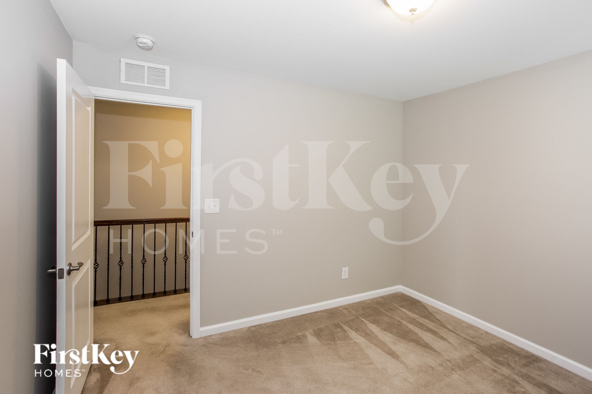 Building Photo - 3232 Oulten St SW