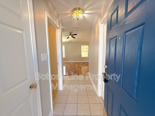 Building Photo - 511 Kingville Dr