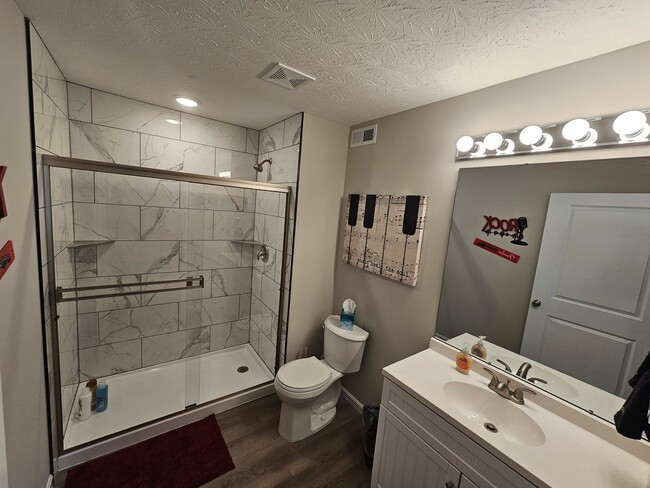 Building Photo - 814 Pierson Rd