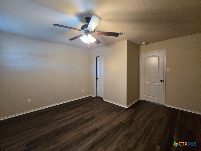 Building Photo - 294 Rosalie Dr