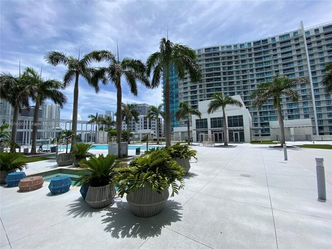 Building Photo - 3301 NE 1st Ave