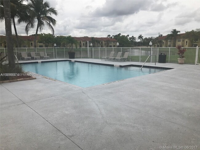 Building Photo - 595 Vista Isles Dr