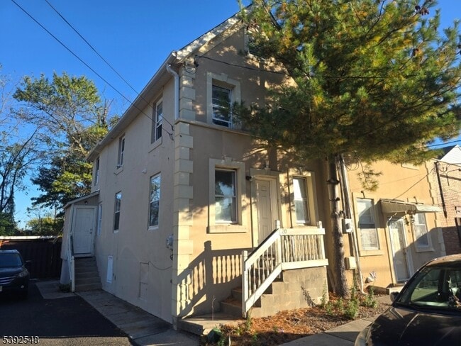 Primary Photo - 22 South St