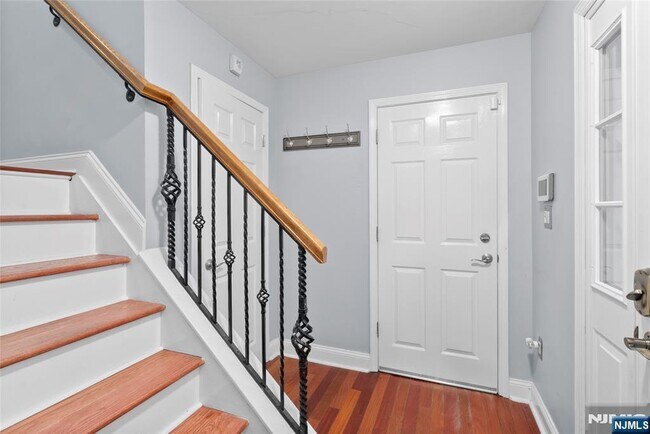 Building Photo - 169 Price 169