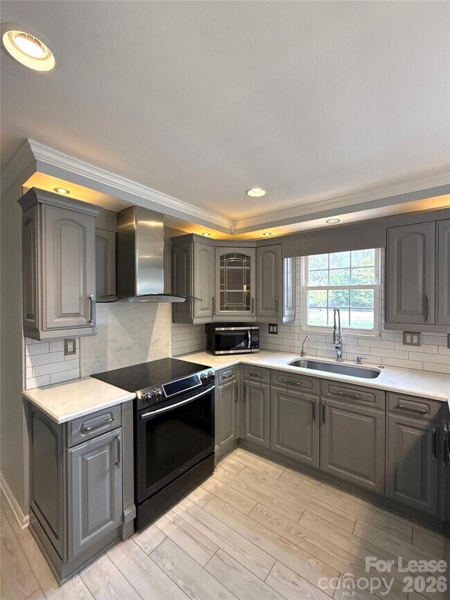 Building Photo - 7318 Connan Ln