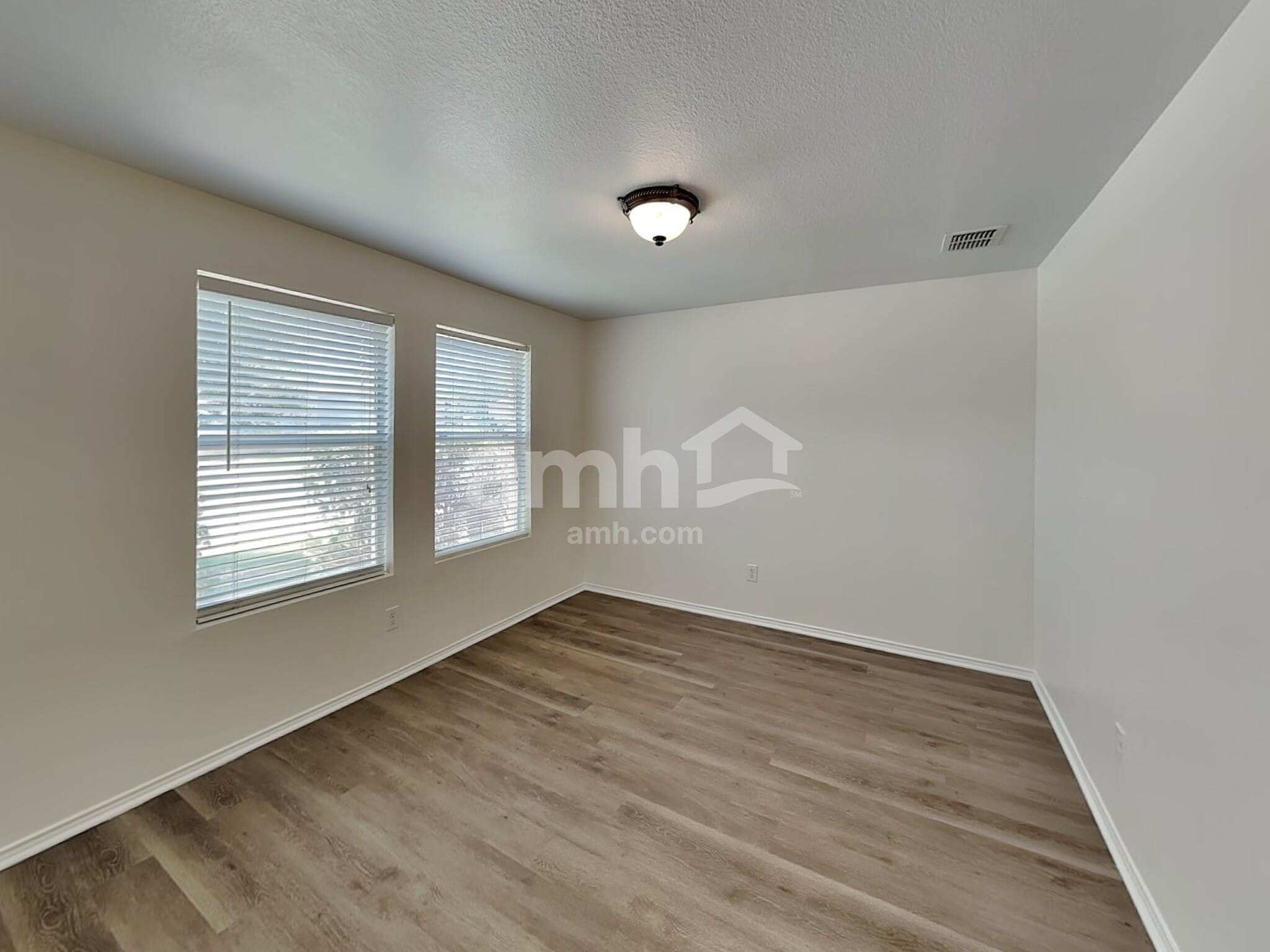 Building Photo - 4916 Water Ridge Ln