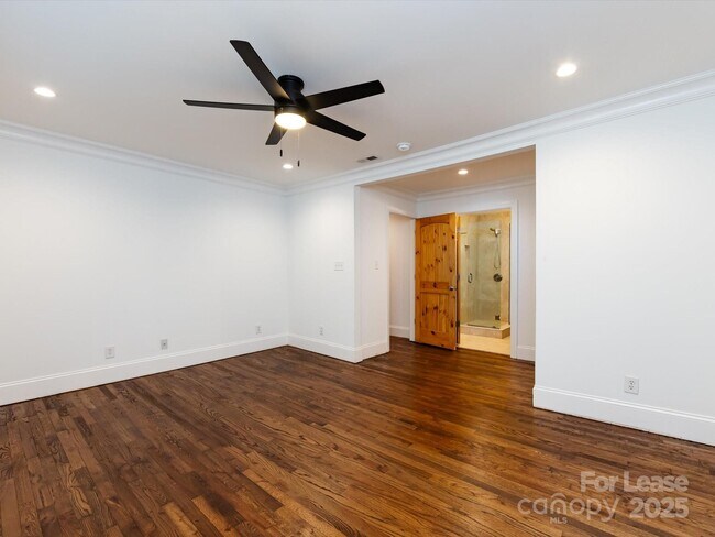 Building Photo - 3109 Forest Lawn Dr
