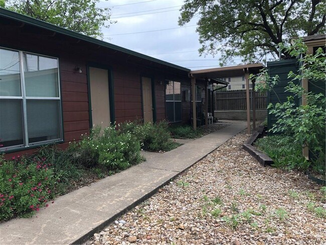 Building Photo - 2314 Parker Ln