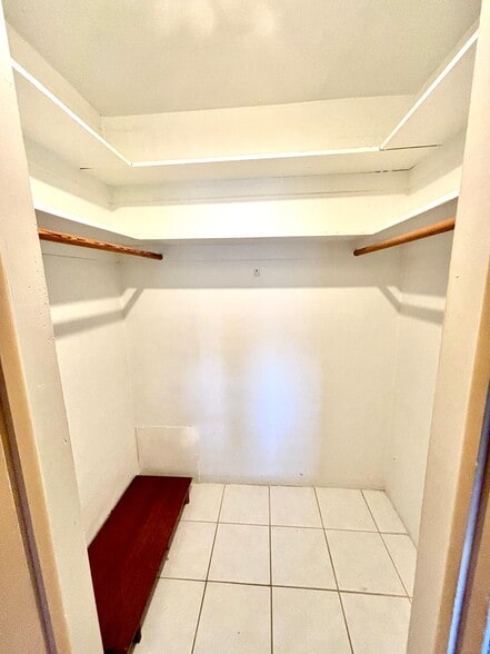 Building Photo - 2031 Dewey St