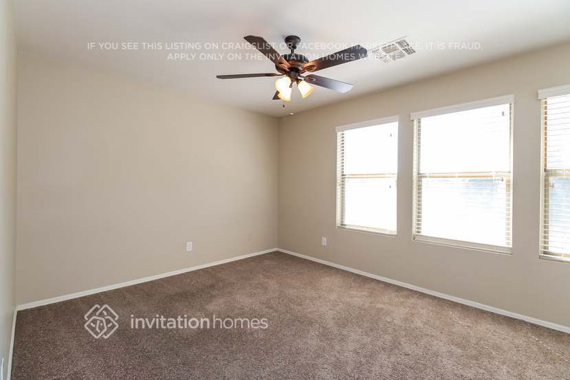 Building Photo - 2066 E Spruce Dr