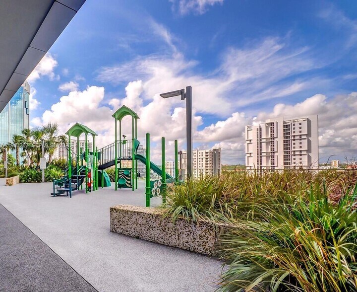 Building Photo - 68 SE 6th St