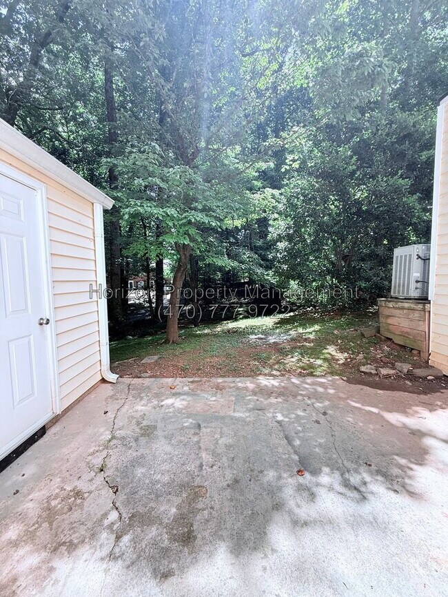 Building Photo - 4030 Hidden Hollow Terrace