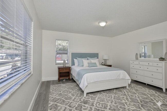 Building Photo - 11507 Valencia Dr