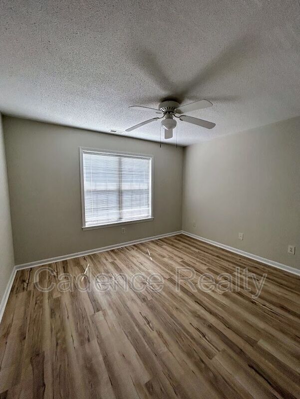 Building Photo - 4619 McClelland Dr