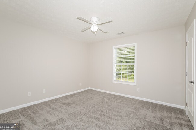 Building Photo - 110 Lumby Ln