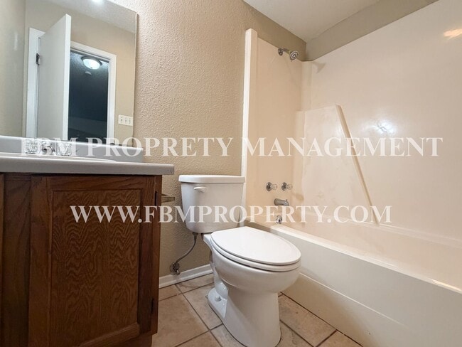 Building Photo - 804 Biloxi Dr