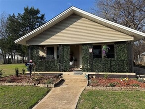 Building Photo - Three Bedroom For Rent $950/Month
