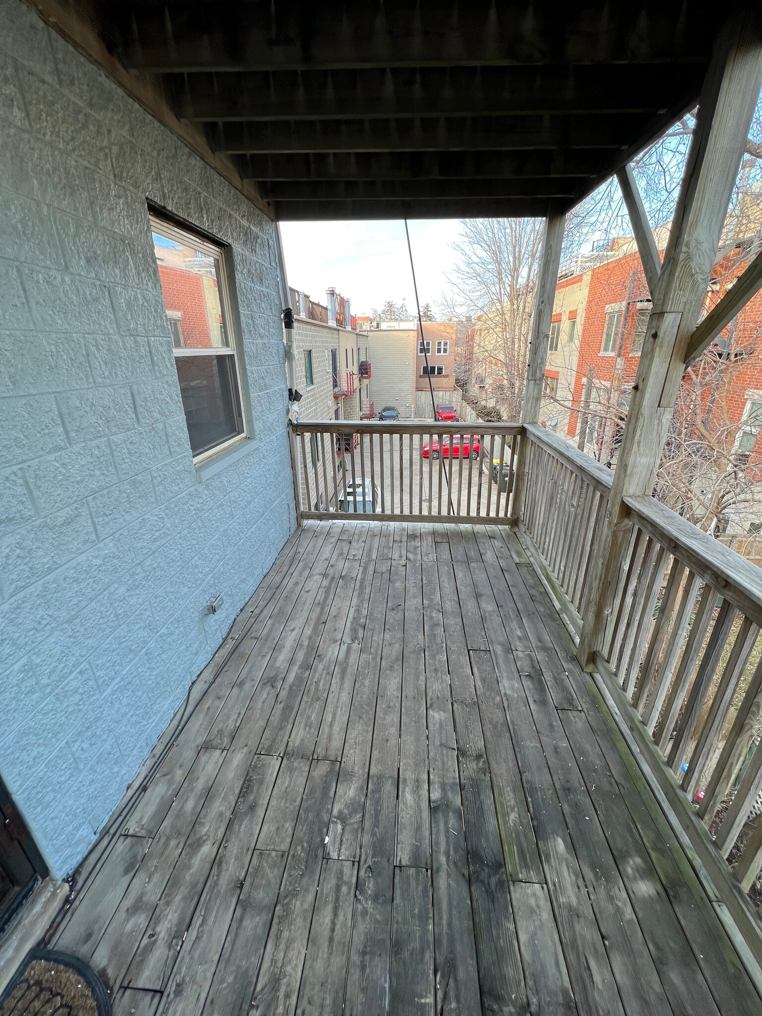 Back Patio - 905 N Racine Ave