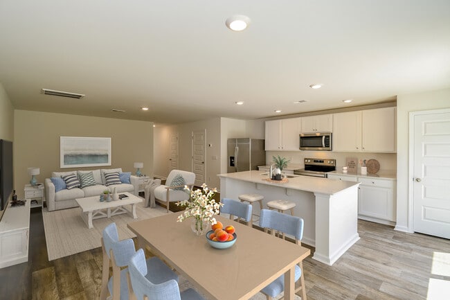 001-photo-dining-room-14582818 - Waterside at Rice Hope