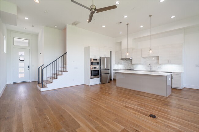 Building Photo - 9806 Blissful Pr Ln