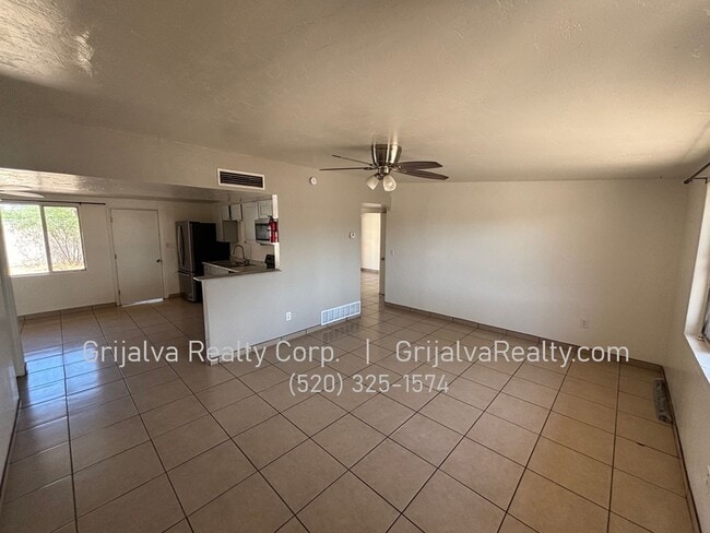 Building Photo - 2116 W Calle Fortunado