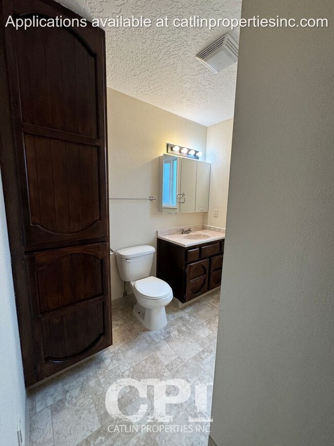 Building Photo - 124 Tilla Dr