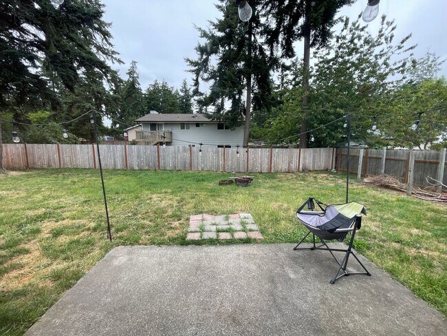Building Photo - Fantastic 3 Bedroom Home in the heart of T...