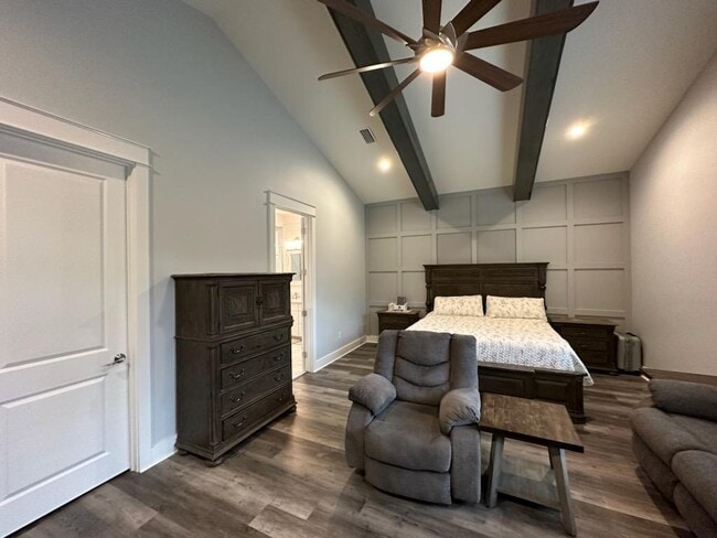 Building Photo - 104 Second Ave SW