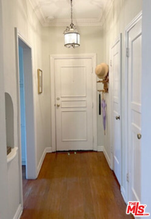 Building Photo - 1416 Havenhurst Dr