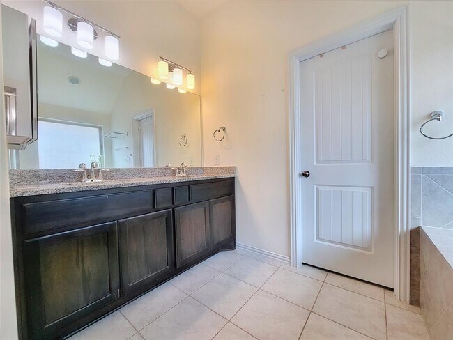 Building Photo - 2948 Consuelo Wy