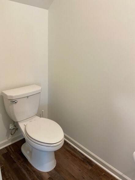 Building Photo - 252 Chelsea Pk Cir