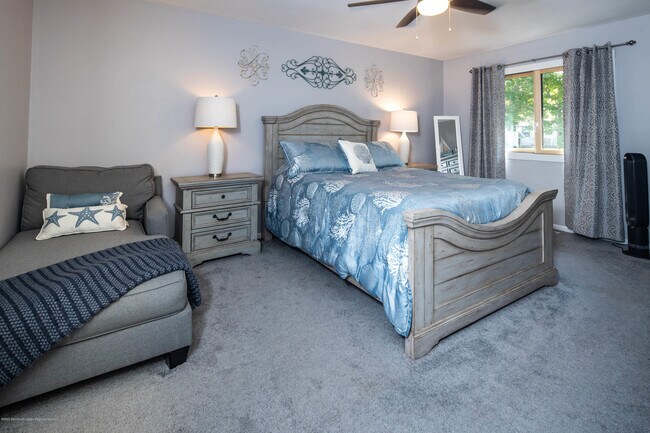 Building Photo - 59 Deer Path Ct