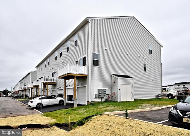 Building Photo - 40 U.S. Hwy 40