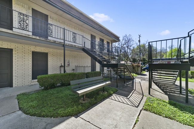 Primary Photo - Belleview
