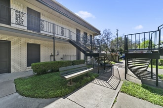 Building Photo - Belleview